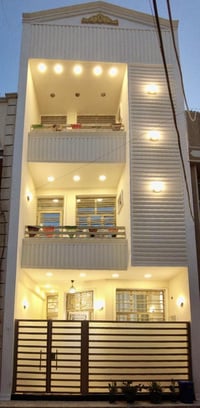 بيت حديث ثلاث طاربق للبيع المساحة 77.5 م2   الواجهة 5م   النزال 15.5م ...