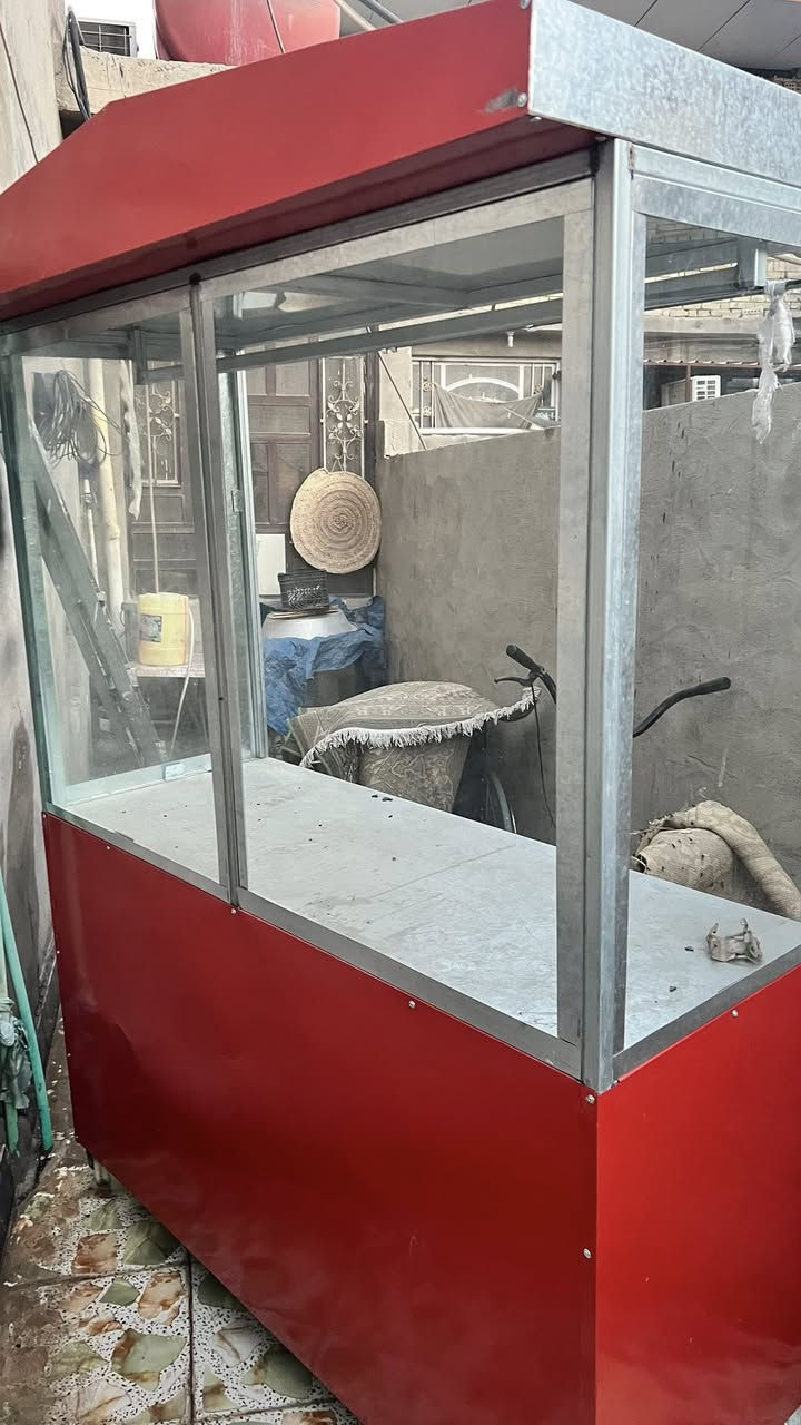 السلام عليكم غراض مطعم للبيع مثالية لأي شخص يحب يبدأ مشروع أكلات سريعة أو مطعم صغير او حتى استخدام بيت :

_ عارضة فلافل جديدة مستخدمها شهر فقط وموضحة بالصورة نظافتها ومساحة خزن سفلية.

_ مثرامة حمص ولحم نوعين بي حجم الثرم نظيفه كلش والماطور بالباكيت فتحته ومامستخدم ابد بس بالفحص 

_ ميز مقبلات طوله متر ونص كزاز  بس اني مغلفه 

_طباخ مميز مستخدم شهر فقط وحديده قوي ٣ انواع مثل ماموضح بالصور وراح يستغل المساحه عدكم

مكاني واسط قضاء الصويرة حي العسكري 

الي يشتري كلهن اله مجال بالسعر 

والمفرد كلمن وسعره وهم نتساهل للاستفسار عن السعر الاتصال على الرقم *********** او المراسله ع الصفحه
