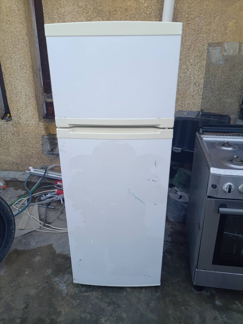 سلام عليكم طباخ نضيف وثلاجه نضيفه فريز طباخ 80وثلاجه 100الف ثلاجه بلادي شركه ***********
