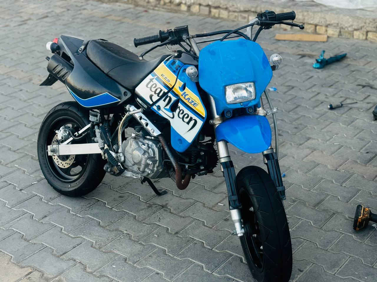 كاوسكي قفاز
محرك 110 كفاله 
جديده كلش النضافه 100/10
العنوان ميسان العماره مركز المدينة 
للإستفسار ع الرقم 
***********
