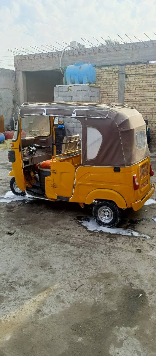 سلام عليكم تكتك للبيع 21 ليموني
رقم وسنوية رقم ذي قار تحويل ثاني يوم 
ما متواجد خاص 
سعرهه 7500 بدون سيبايه 
تصال ***********
مكاني ذي قار قضاء الدوايه
