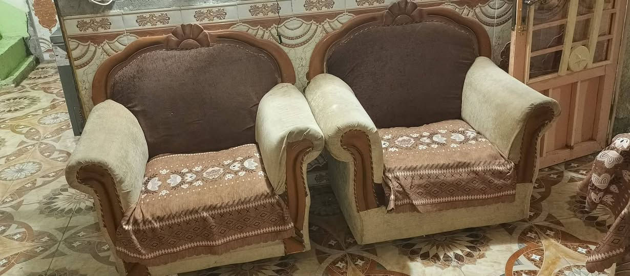 السلام عليكم
كنتور ب ١٠٠
طباخ ب ١٤٠
تخم كامل ١٠ مقاعد ١٢٥
تخم الجوزي ب ٢٢٥
مبرده ب ٥٠
ميز طعام بدون كراسي ٣٠
كاروك طفل ١٥


**إذا كنت صاحب هذا الإعلان وتريد حذفه لأي سبب، رجاءا أرسل رسالة إلى الدعم الفني**