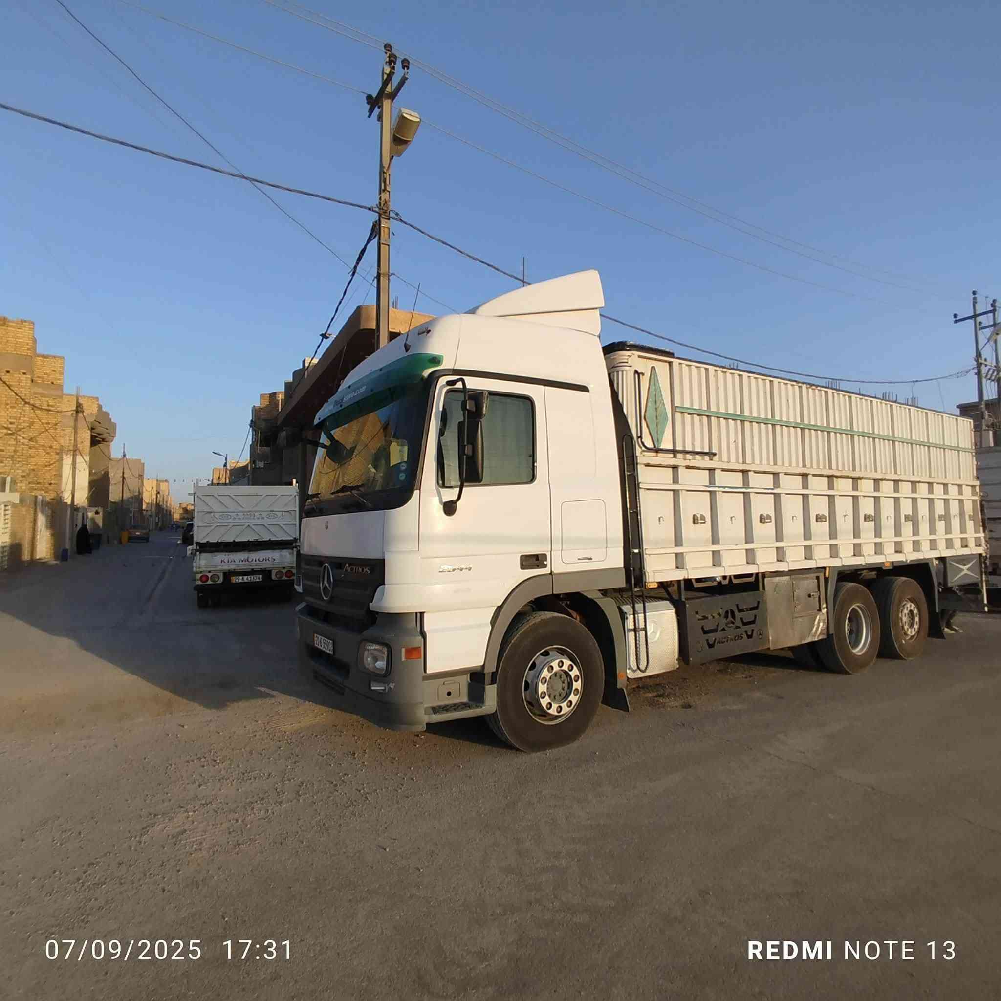 سلام عليكم للبيع موديل 8 رتايدر ثلاجه دبل مناميه تبريد خزن / 2544/ رقم سليمانيه بسمي ل 28 مرسمه قاطره مقطوره كفاله عامه مكان سياره ديوانيه بدون بدي شاصي فقط سعر 450,$ 
للأستفسار ***********
