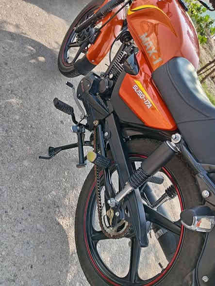 السلام عليكم سونك ماكس موديل ٢٥ وراق سكنر 
كفاله عامه ثالث تبديلت دهب مكينه ١٥٠ ظاقطه وزنجبيل
بدون رجه نعومه فول تايرات جوبلس تشغيل سلف
 السعر ب مليون 150 وبيها مجال العنوان العماره حي الجامعة  رقم صاحب الدراجه ***********
