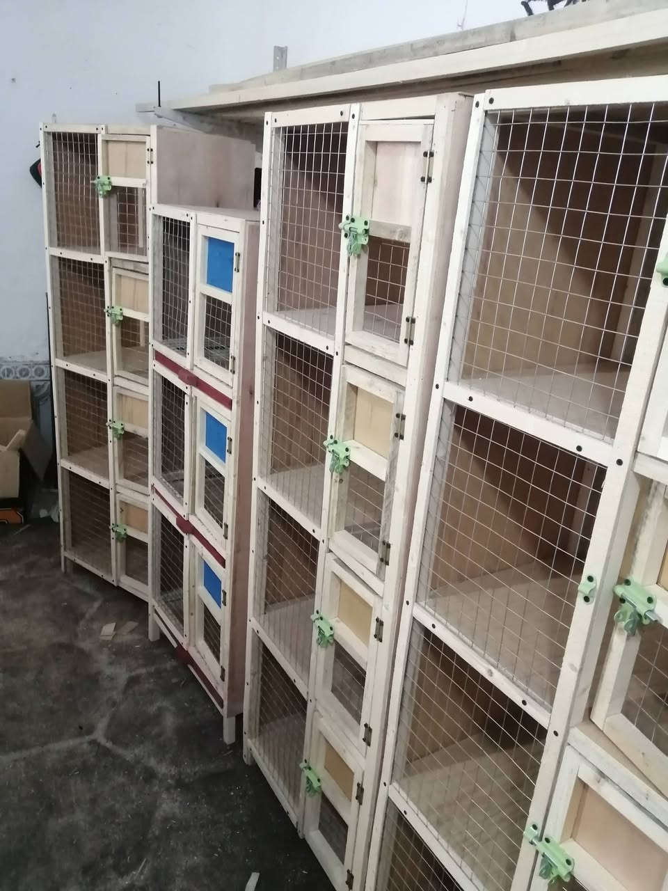 للبيع اقفاص وخانات جمله مفرد في الكوفه حي ميسان نشتغل حسب الرغبه شغل درجه اولى توصيل فقط النجف والكوفه للاستفسار الاتصال على *********** تصميم حسب الرغبه اي شي يعجبك بأسعار مناسبة جداً
