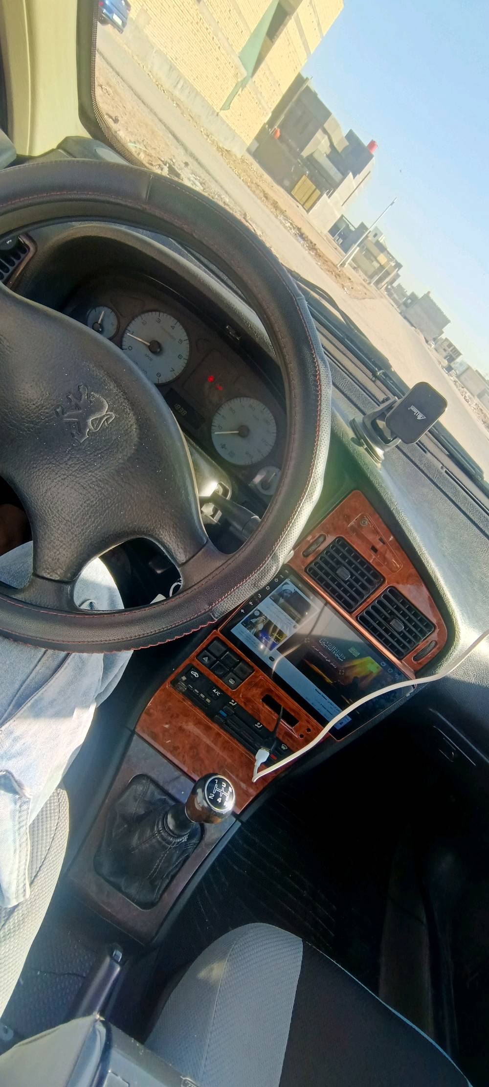 بيجو بارس مديل 15 للبيع 
65 وبيها مجال
عنواني البصرة الجمهورية 