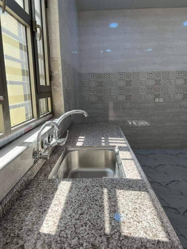 🍴✨ مطبخ ألمنيوم من أعمالنا ✨🍴
إن شاء الله ينال إعجابكم 🤍

🔹 مواصفات:
🇹🇷 خامات تركية عالية الجودة
🪵 محشّى بالخشب لثبات ومتانة أكثر
💧 دواخل فوم ضد الماء
🎯 التصميم والتنفيذ حسب طلب الزبون

📞 للاستفسار والتواصل:
عبر الصفحة 📩 أو الاتصال على الرقم:
*********** 📱العنوان كوت دور العمال
