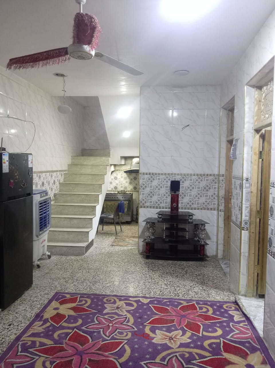 السلام عليكم بيت للبيع في الدوانم قبل السكه شارع افران الضياء طابقين بيه ٤غرف واستقبال ومطبخ وحمام عدد ٢ بناء سنه ٢٠٢٣ السعر ١١٥ بيه مجال للشراي ***********
