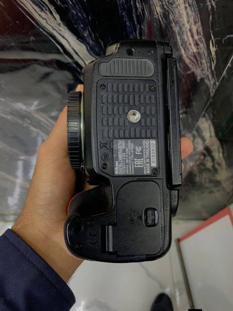 كاميرا للبيع نيكونD750فول فريم استخدام شخصي للتواصل مراسله صفحة او اتصال ع رقم ***********
