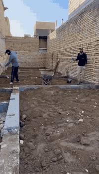 سلام عليكم احنه اسياد الشغل اساطير يشهد الله 
 يوجد عمال لكافة الأعمال الشاقة تصعيد مواد عالضهر +فرش سبيس وحدل +صب ارضيات  +تصعيد تراب تنضيف بيوت من جص وأنقاض+تكشير تفليش تشميع بتلو  +غسل بيوت ونقل غراض بيتً تشميع شغلي درجة اولى رقمي بأنسب الاسعار ***********
