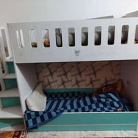 سرير طابقين • بابل • ما بيه ضرر