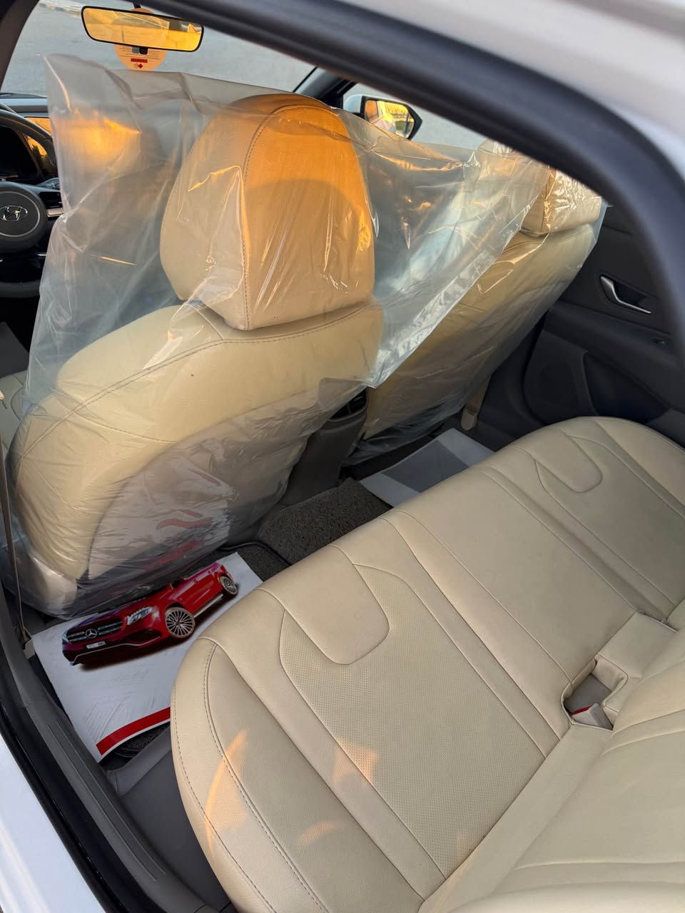 السلاموعليكم 
النتره موديل 2021 مكينه 2000 فلو بيه جاملق خلفي ايمن بيه بارد قبق الصندوك امقسم اومكينه مفتوحه سبب الراجز ماشيه حقيقي 72 الف رقم اوهزه جديده سياره جاهزه للاخير اوجديده جوال 📲 *********** Singapore
