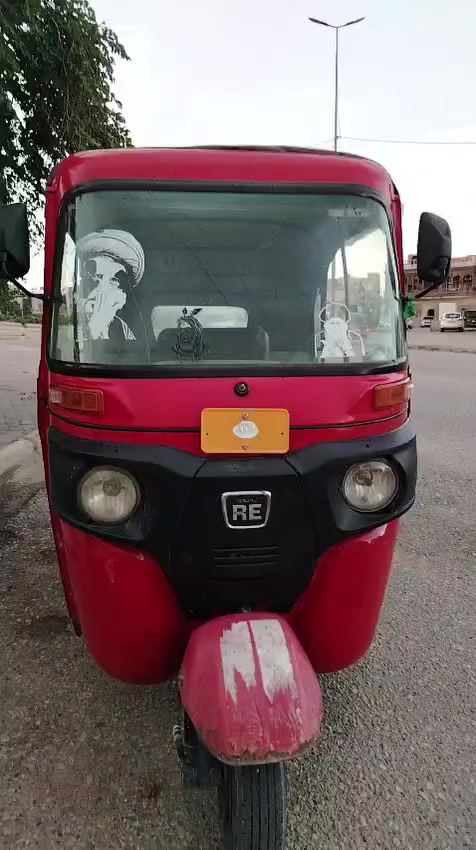 تكتك للبيع موديل 22/شهر/ 12 رقم وسنويه 
استفسار ***********
