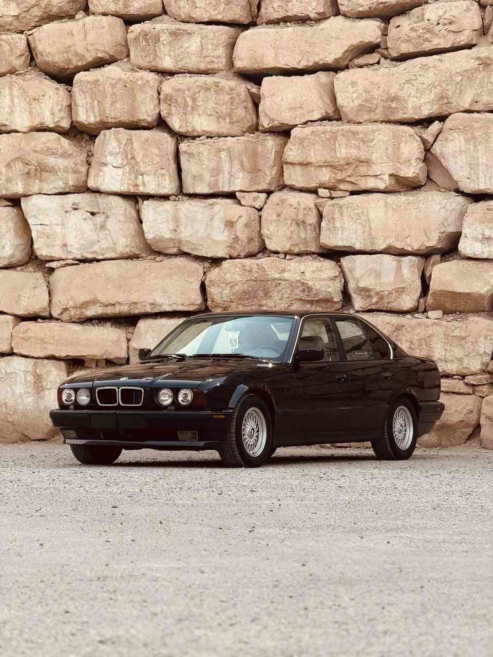 ***********

______________________________________

الموديل 1994  الحجم 525  ٦ سلندر  

كشنات هيتر 

السيارة رقمها صلاح الدين مشروع وطني  بأسمي تحويل ثاني يوم صدر امامي وخلفي  جديد.

گير ومحرك و تبريد كفاله . حماوه جوه النص مع التبريد 

السيارة مال جناي مصروف عليها وما ناقصها برغي 

تجي تفحص وشرط احلى من الصور 

المكان / كركوك / وهذا رقمي ***********
