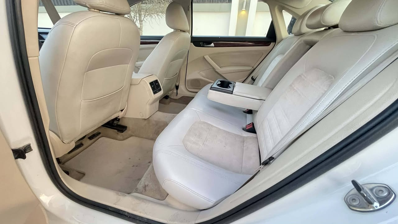 سلام عليكم 
باسات موديل ٢٠١٣ابيض ثلجي
 فول فول مواصفات 
بدون صبغ كلين تايتل
بسمي سنويه جديد 
هزة جديد 
تخم تاير جديد 
تخم صدر جديد 
شراي خابر رقم 
***********
