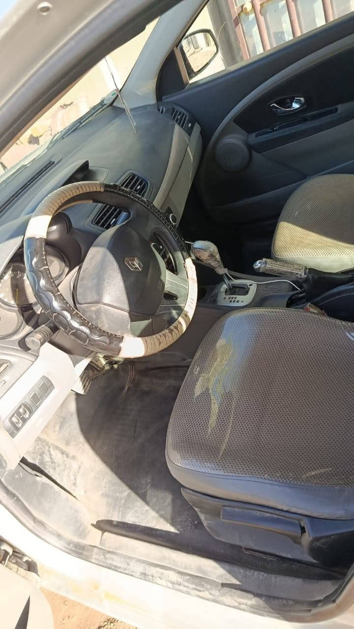 سياره رينو فلونس مديل ٢٠١٣ رقم قادسيه تبريد شغال سياره حلوه بيه طخات بسيطه مكاني بابل الاتصال عالرقم 
***********
السعر ٥٨
