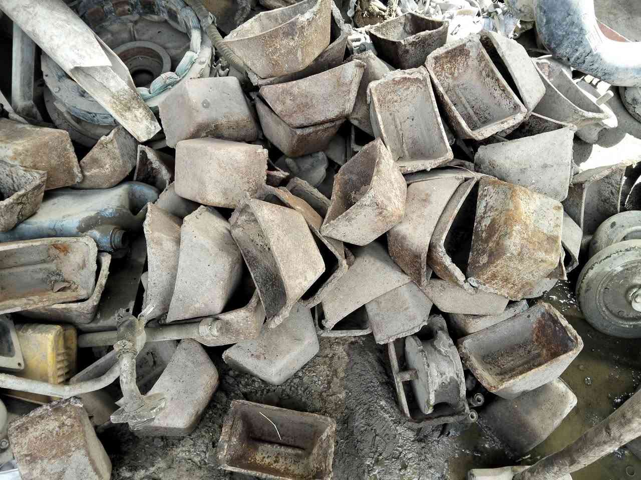 السلام عليكم للبيع جعوب حادلة العدد100 قطعة ***********  /***********
