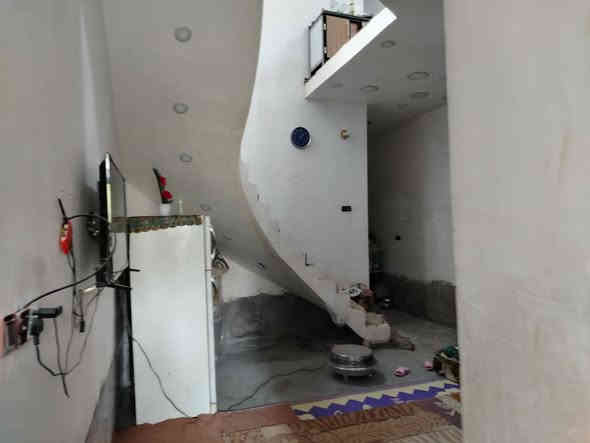 دارين للبيع المساحه 200م كل بيت 100م يحتوي على غرفه ومطبخ واستقبال وصاله العنوان حي الغدير شارع عشرين مقابيل اسواق فطومه
الرقم:***********
