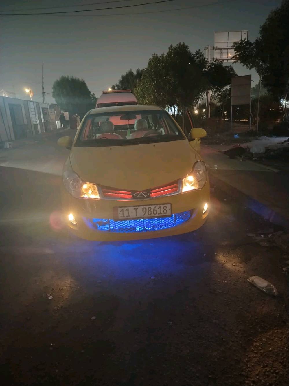 شيري افلو. مديل 2013 لبيع سعر 35قفل بدون احراج مكفول من كلشي سياره تحويل ثاني يوم بيه ضربات خفيفه مال طخطخ ***********