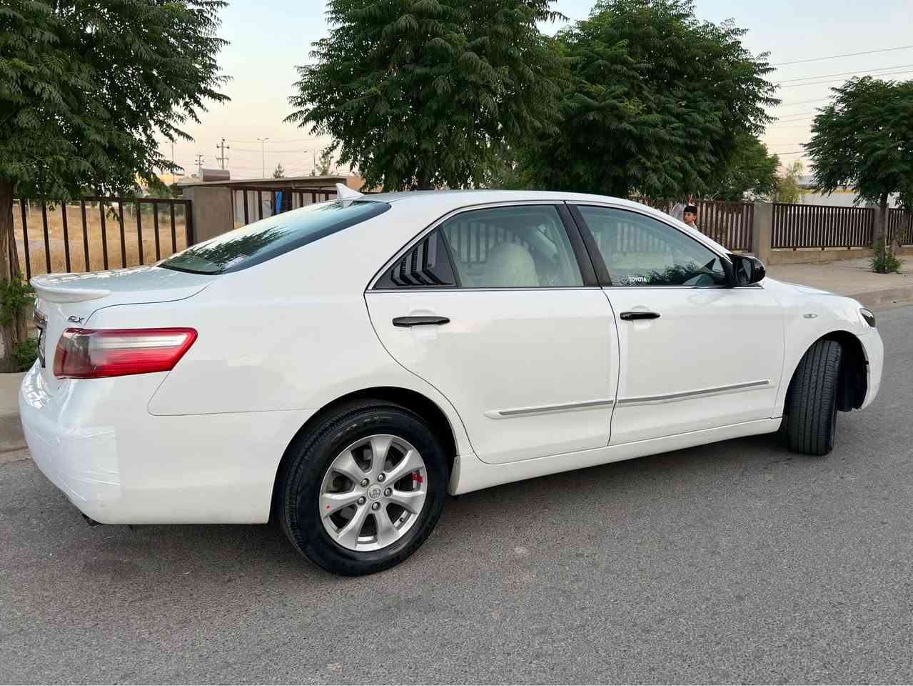 ‎بەناوی خوای گەورە 
‎toyota camry 2008 glxفوول مواسەفات تەنیا سڵاید نیە
‎کامری سپی بەفری چوار پستۆن بۆ فرۆشتن
‎ڕەقەم و سەنەوی تازەیە بەناوی خۆمەوەیە دەمێکە لای خۆمە و سەیارەی مەعرەز نیە
‎شاشە و کامێرا
‎پەردەی بیلاد
‎فۆرمیکا‎
‎دژە خلیسک
‎تحدید سورعە
‎کوشن کارەبا
ئاوێنە کارەبا
سوکان فۆلیۆم
چوار تایەی تازە بۆ بەستراوە
گێڕ و مەکینە بە شەرت
‎هیچ غەرامەی لەسەر نییە

چوار پەڵە سبوخی هەیە دەرگاکانە و پشت و پێشی هیچی نیە هەموو گیانی کەپسە
‎
هەموو زانیاریەکانم نووسیوە تکایە ئەگەر موشتەری نی سەری خۆت و منیش مەهێشێنە 

‏‎سعری 110 گەڵا و مەجالێک

‏‎شوێن : چەمچەماڵ  
ژ.م [***********] شمشمل, السليمانية
