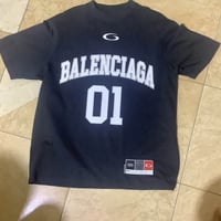 بالينسياغا • مقاس L/XL • جديد