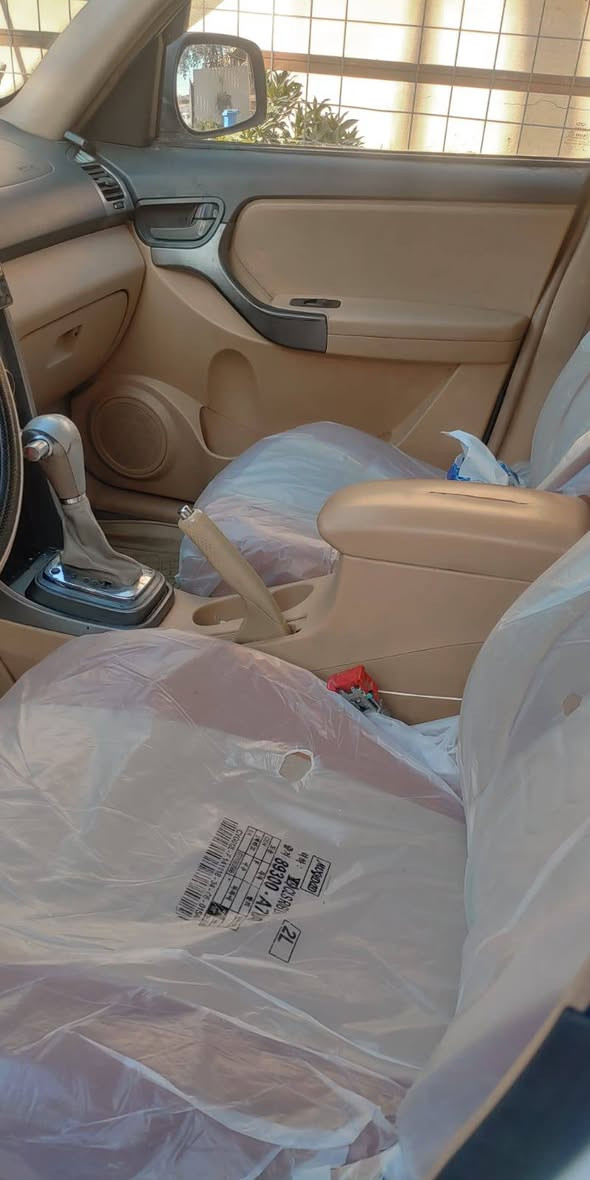 السلام عليكم موديل 14 كيرميكانيكي تدفئه تبريد تخم تاير كير محرك خير من الله محرك 2000 رايدها 63بيها مجال***********
