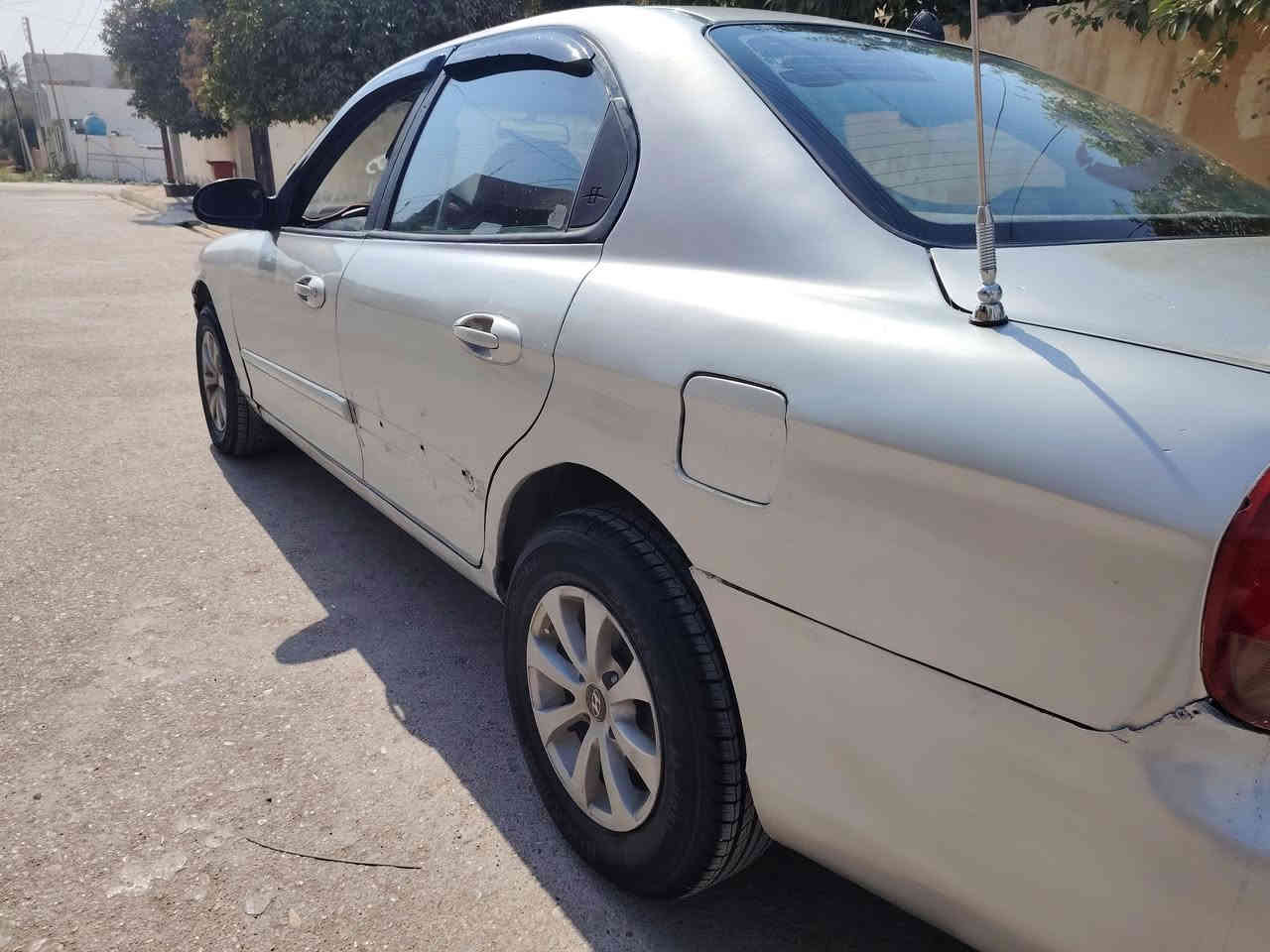 السلام عليكم
سوناتا موديل ٢٠٠٠ كير عادي رقم ديالى السنوية لل ٢٧ محرك كابريتر تبريد ميشتغل بدون معجون مرشوشة كلير تخم تاير جديد وباتري جديد عينة وصينية كلج كلة جديد 
 السعر ٣٥ وبية مجال
العنوان ديالى بعقوبة بهرز
رقم الهاتف ***********
