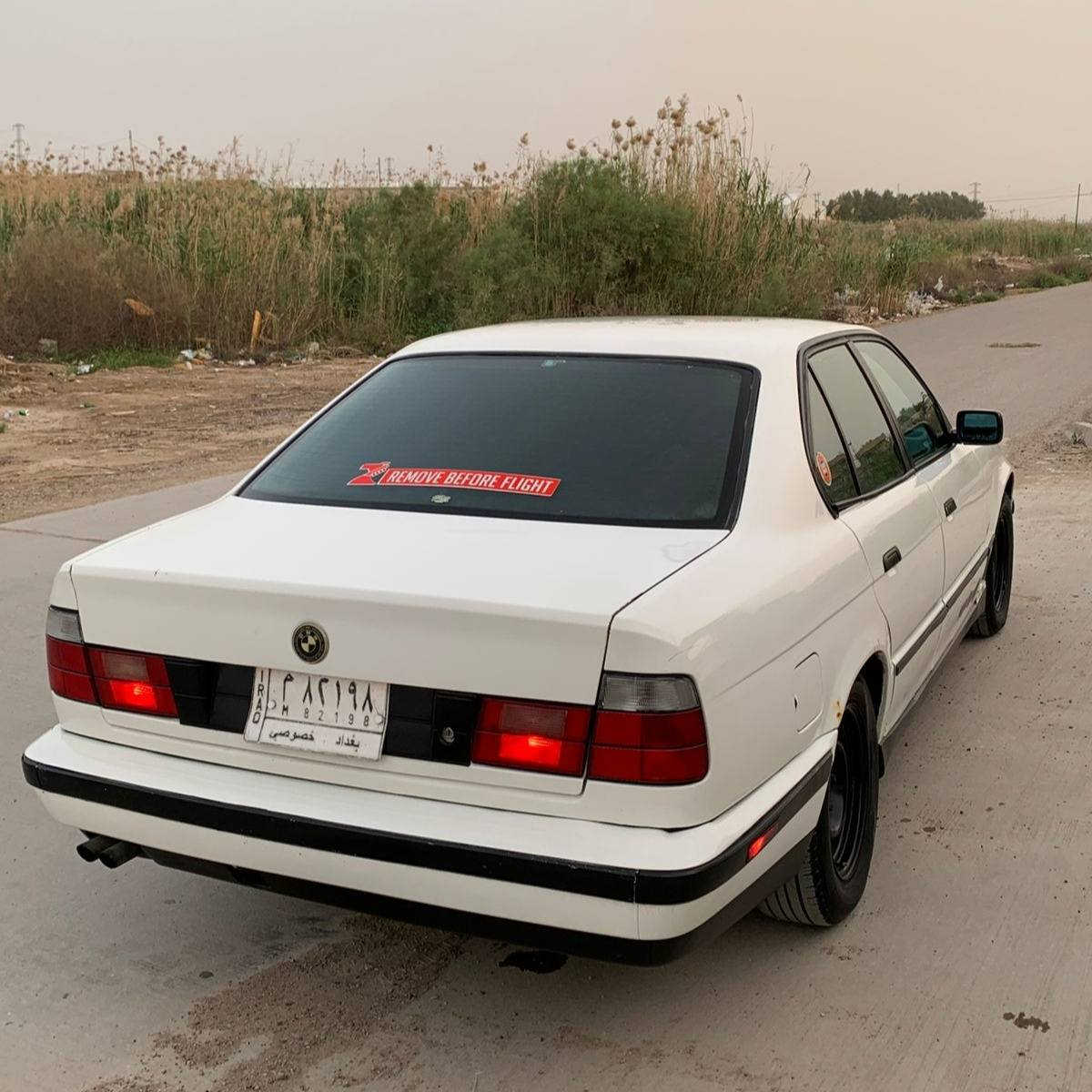 بي ام دبليو 1991 موديل  525i 

محرك 25 مسكر فاينوس 

اصل مسكر 

باتري جوه الكشن 

كير عااادي جاترك 260 

شورت شفت وقبضه رياضيه

ويل رنك وتخم تاير انتاج جديد

4 جام كهرباء 

لايتات دخاني 

السياره بيها ضربه جاملغ خلفي جهة السايق وطخه بسيطه بجاملغ الامامي جهة السايق

المحرك بي رنكات وتنقيص كلش قليل 

رقمها بغداد وبسمي ثاني يوم تحويل 

مكانها بغداد

للاستفسار 

***********
