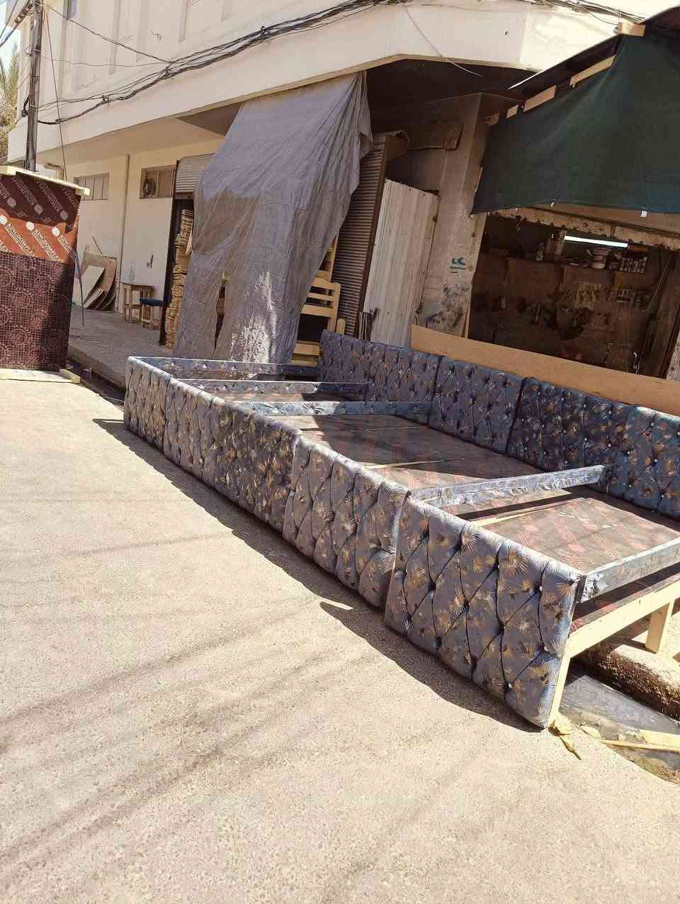 تخت نفر جديد
قياس 80×200
خشب عراقي ثقيل درجه اولا 
ابلوك اسود 16ملم
رجل 3×3
جسر عدد 6
سعر 50 
توصيل داخل الموصل 5
جملا /مفرد 
تريد صبغ تريد ابيض
شرط جديد خشب غير مستعمل
اشوفه كدام المندوب ما عجبك يرجع 
موقع الكرامه /خلف مشتل الريحان
***********/ واتساب
***********
