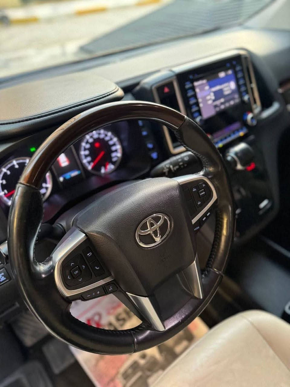 تويوتا كرانيفيا 2020 سيارة الملوك (vib)
فول الفول  وكالة SAS.  ماشية (35) الف بس مكفولة كفالة عامة فقط بارد بل جاملغ الامامي 
فئة البريميوم.  فول  مواصفات كامرات 360 درجة 4 كامرات كراسي vib منفصل  بوب كهرباء ومواصفاتهة الباقية معروفة  

رقمي***********
