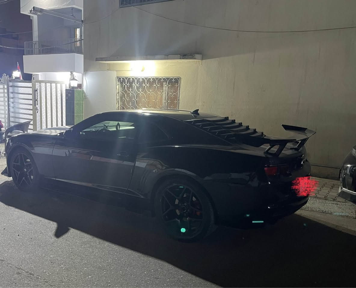 السلام عليكم 
شوفرليت كمارو موديل ٢٠١٣ محدثه بجم ٢٠٢٠
توسات وجناح zl1
كير ومكينه مكفولات 
تبريد شغال 
مكينه ٣٦٠٠ 
كهربائيات كامله وشغاله اي نقص ما بيها 
صبغ حزام جماليه فقط 
رقم بغداد الجديد بأسمي 
داخل نضيف جداً على وضع الشركه 
السعر المطلوب ٩٣ ورقه وبيها مجال قليل 
بدون مراوس فقط بيع 
للاتصال 
*********** بغداد, العراق
