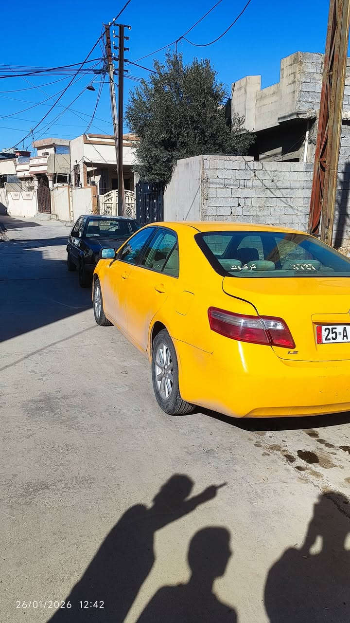 سلام عليكم
كامري للبيع
2009
رقم انكليزي كركوك
سنويه مجددة لحد 30
تاير جديد ويل كروم تخم بلاد
محرك 2400
محرك بي صرف قليل بل جديد صاير 
ضرر بونيد و جامرلغ سكن مبدل تجاري 
و باب بلادي يعني 3 قطع بس 
كوبون بانزين مابي 
مكاني كركوك 
سعر 90 وبي مجال 
رقم ***********
