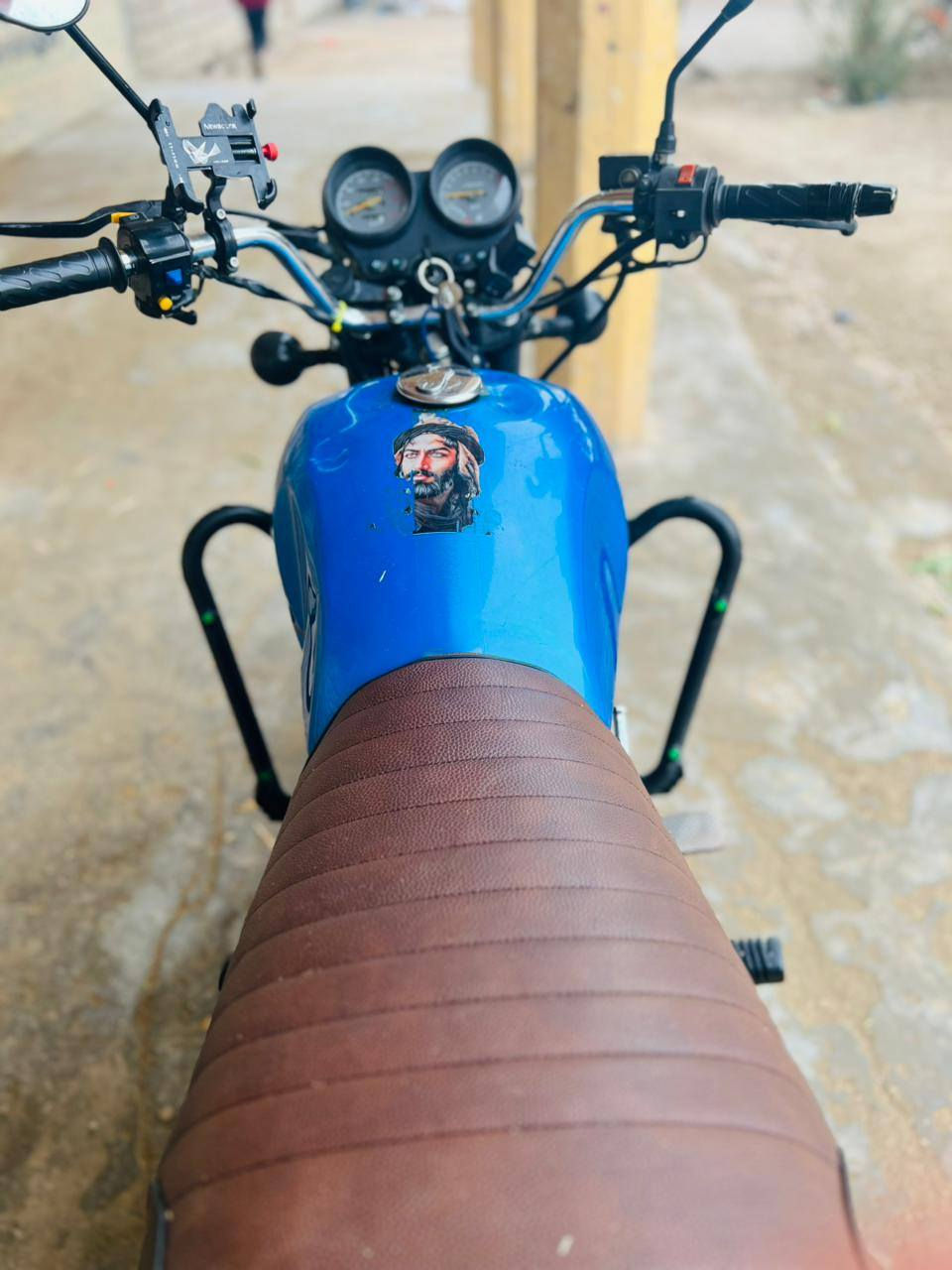 سلام عليكم دراجة دايون للبيع موديل 22مكفول كفالة عامة أوراق ضايعة يعني كلك بليتة ورقم شاصي َ  كفالة عن سرقة كهربائيات كله شغاله الدراجه خير من الله بشرط انضف من الصوره السعر ٩٠٠ وبيهة مجال رقم ***********
