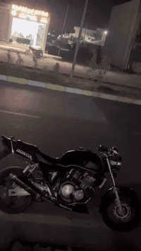 سلام عليكم لبيع سيبي 400مكفوله كفاله عامه شرط ١ ٢ ٣ بطناشً ل ١٨٠ عده زلاطهً دراجه نضيفه ربع متصرف عليه دراجه قبل كم يوم سويتله ادامه علمه دراجه شتريته منہَ معرض سعر ١٨ وبيه مجال حك جيه لشراي بي خير ويدلل مكان ديالى شهربان رقمي ***********
