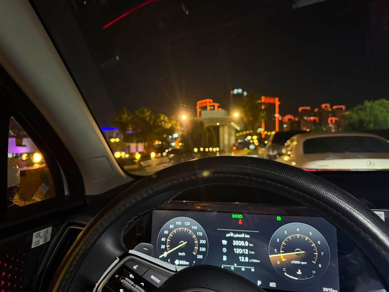 * محرك 3.5 لتر V6 (6 سلندر) 2025 
* العداد: 5,000 كم فقط (بحالة الزيرو)
* رقم بغداد مميز وباسمي
* السيارة فل مواصفات عدا البانوراما والمقاعد الحارة/الباردة

المواصفات:

* كاميرات 360°
* عدسات زينون
* حساسات أمامية وخلفية وجانبية
* رادار خلفي مع التوقف الذاتي
* تشغيل وبصمة للأبواب
* ريموت ذكي مع التقديم والإرجاع
* باب صندوق كهربائي
* مقعدان كهربائيان
* طي المقاعد الخلفية كهربائياً
* تبريد ثلاثي المناطق
* شاشة Apple CarPlay
* شاشة عدادات رقمية بثلاثة أوضاع قيادة
* مانع انزلاق
* فرامل إلكترونية (بصمة) مع Auto Hold
* ناقل حركة إلكتروني (Gear Mouse)
* مرايا شفط

الضمان والخدمات:

* مكفولة بالكامل
* ضمان شركة كيا الدولية لمدة 5 سنوات
* 5 تبديلات زيت مجانية

السيارة جديدة بمعنى الكلمة، ولا تحتاج أي مصروف.

📞 للاستفسار: ***********
📍 الموقع: كربلاء المقدسة
