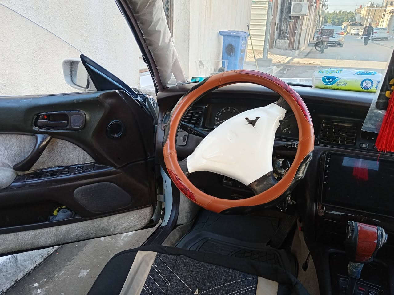 بطه فصل موديل 1994 كفاله عامه من الضربه والكص والنقل  مكينه كير تبريد حداده تخم تاير لايت  زنون اصلي سنويه لل نهاية 26 رقم انكليزي كامره خلفيه شاشه محرك2500 ديلكو سياره نضيفه مال جناي سعرها 62 وبيها مجال قليل البصره ***********
