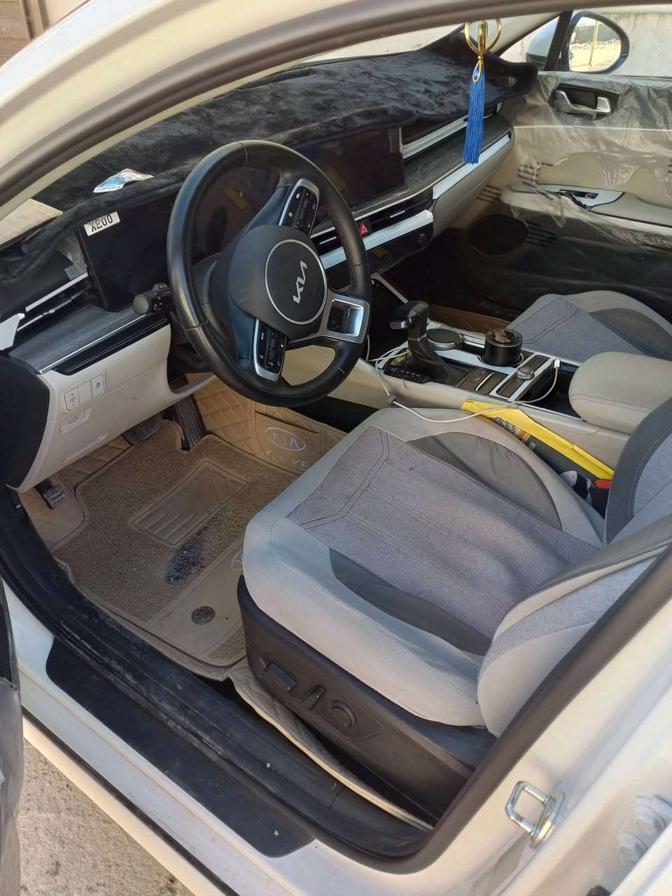 سلام عليكم كي فايف موديل 24 مكفولة كفاله عامه خليجي فول مواصفات عده لفتحه رقم بغداد انكليزي تحويل ثاني يوم التصال على رقم *********** مكان سياره بغداد شهداء سيديه سعر 215وبيه مجال
