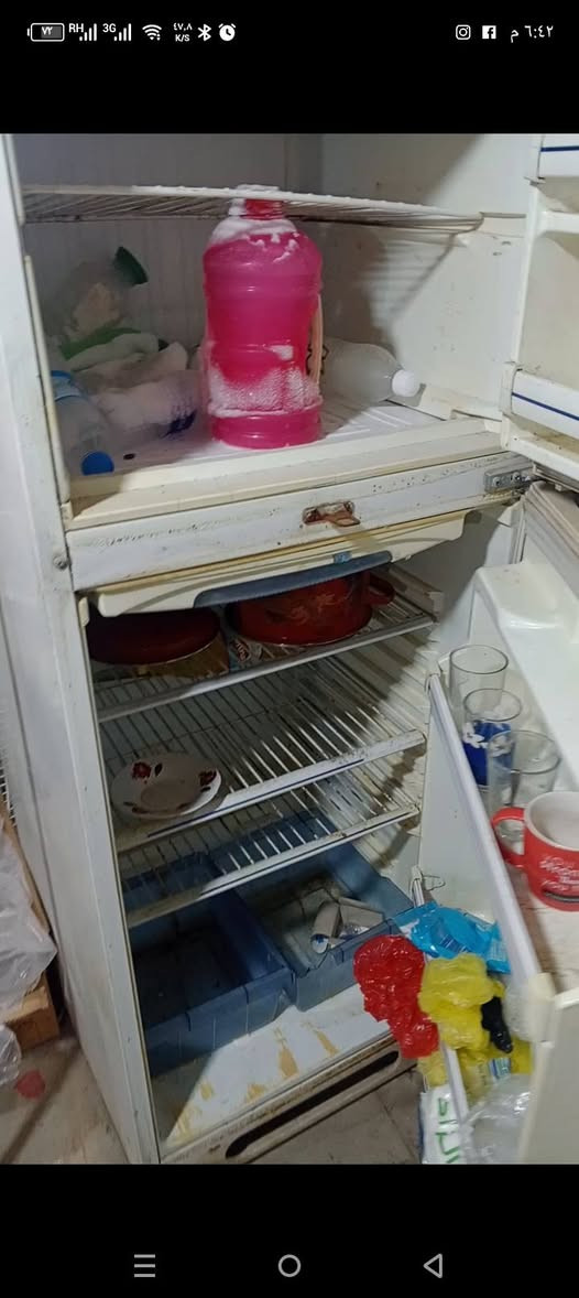 عندي ثلاجه ١٤ قدم كونكور سعر١٠٠الف ومجمده ١٠قدم ١٠٠الف شغالات شرط التجميد للبيع واذا اثنينهم ب١٧٥الف   ***********ابوغريب شقق الالبان
