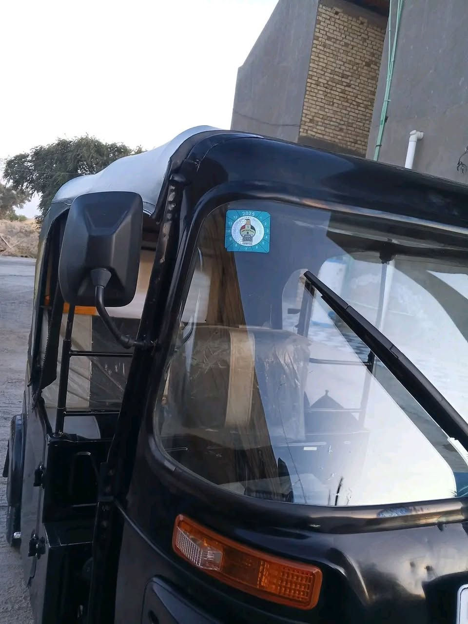 السلام عليكم تكتك موديل 2022 رقم وسنوية واسط داخله هز جديده تحويل ثاني يوم تكتك مكفولة من الصبغ والمعجون بيها بس بارد يم البك لايت محرك لا تنقيص ولا تبخير بيع مستعجل مكلف بلنشر اتصل علئ الرقم ***********
