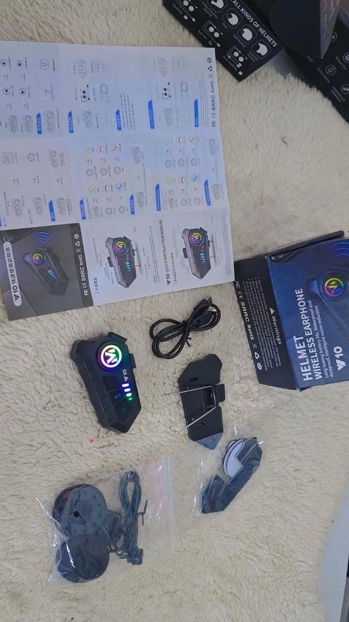 اخوان كامره للبيع وياها كل ملحقاتها عدى الرام ،تصويرهة مثل ما موضح بالفيديو سعرهة ٨٠ 
وسماعات خوذه القطعه على 15 
عنواني بغداد الشعب ***********
