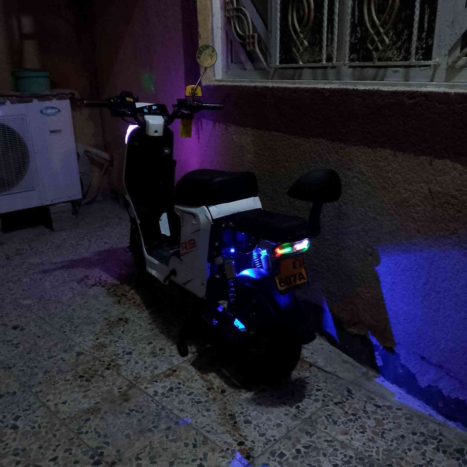 السلام عليكم دراجه شحن للبيع نوع الدراجهR9 نضيفه كلش مابيهه اي نقص مديل 2024دراجه جديده كلش حلوه السعر 475وبيهه مجال عنوان بصره ابو الخصيب رقم الهاتف ***********
