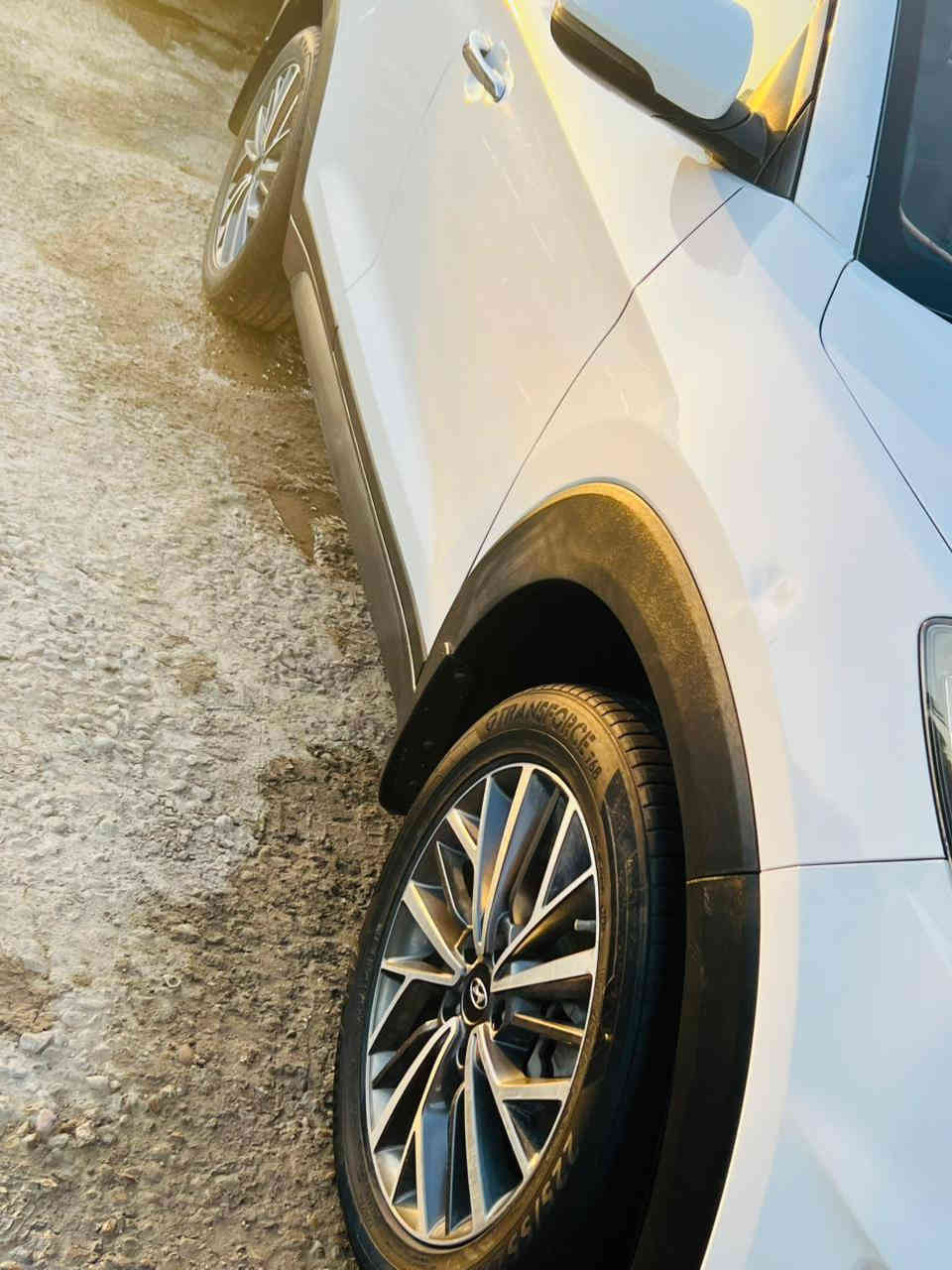 ياالله
بسم الله الرحمن الرحيم 

توسان للبيع 
خليجي الكاصد..2019 
مكفوله..فول عدى الفتحه 

مري شفط 
لد امامي 
اشاير بالمري 
تحمكات ستيرن 
كشن كهربائي 
حساس امامي خلفي 
كامره امامي خلفي 
ويل كروم 

مكان السيارة نجف/مشخاب 

السعر 205وبيها مجال 

***********
