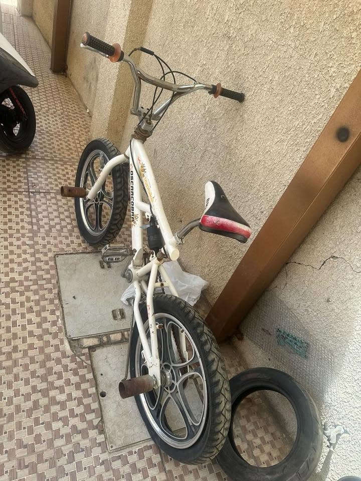 السلام عليكم 
بايسكل بيئم اكس الاصلي  جديد بس متروك بريك بل بايدر
ناقصه بس تاير خلفيي بسبب الترك
السعر ب 35
المكان بغداد الاعظميه


**إذا كنت صاحب هذا الإعلان وتريد حذفه لأي سبب، رجاءا أرسل رسالة إلى الدعم الفني**