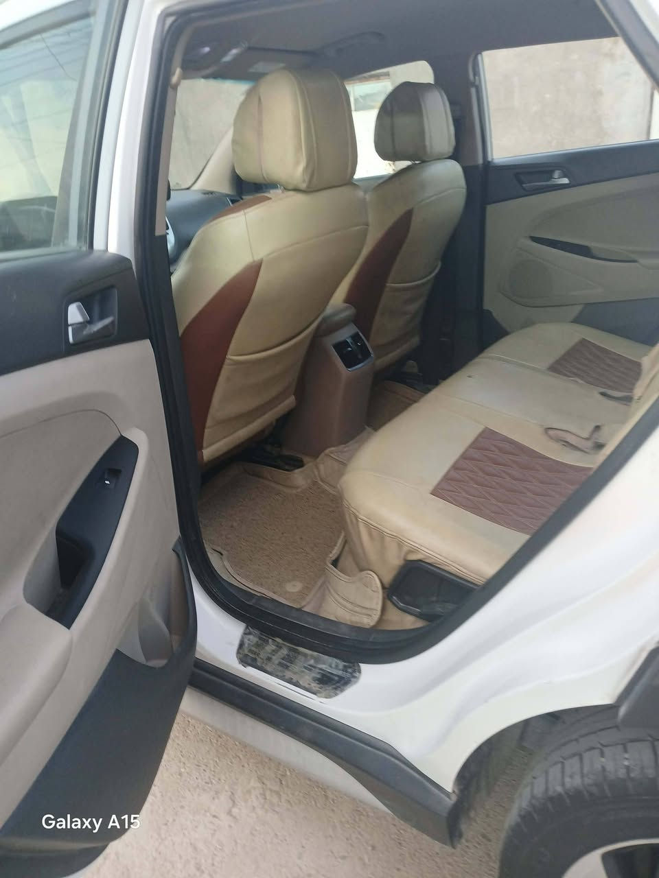 سلام عليكم توسان موديل 2017 أمريكي ليبل واحد محرك ١٦٠٠ تيربو كير محرك تبريد صدر امامي خلفي تخم تاير كله مكفول سياره فول ما عدا الفتحة.   بصمة شاشة تحكمات ستيرن كشناتا تدفئة لاذارات حساسات أمامية خلفي  كامرة امامية  كامرة خلفية سبورت حساسات بل جاملغات  سياره جاهزه من كلشي ماتعرف عليها الف بيهة صبغ بس بنيد بدون دواخل سيارة احلة من صور رقم بغداد دولي انكليزي سنويه ٢٩تحويل بسمي تحويل مباشر سياره احله من صور سعر 142 وبيهه مجال شي بسيط لشراي هاتف  *********** 
***********
