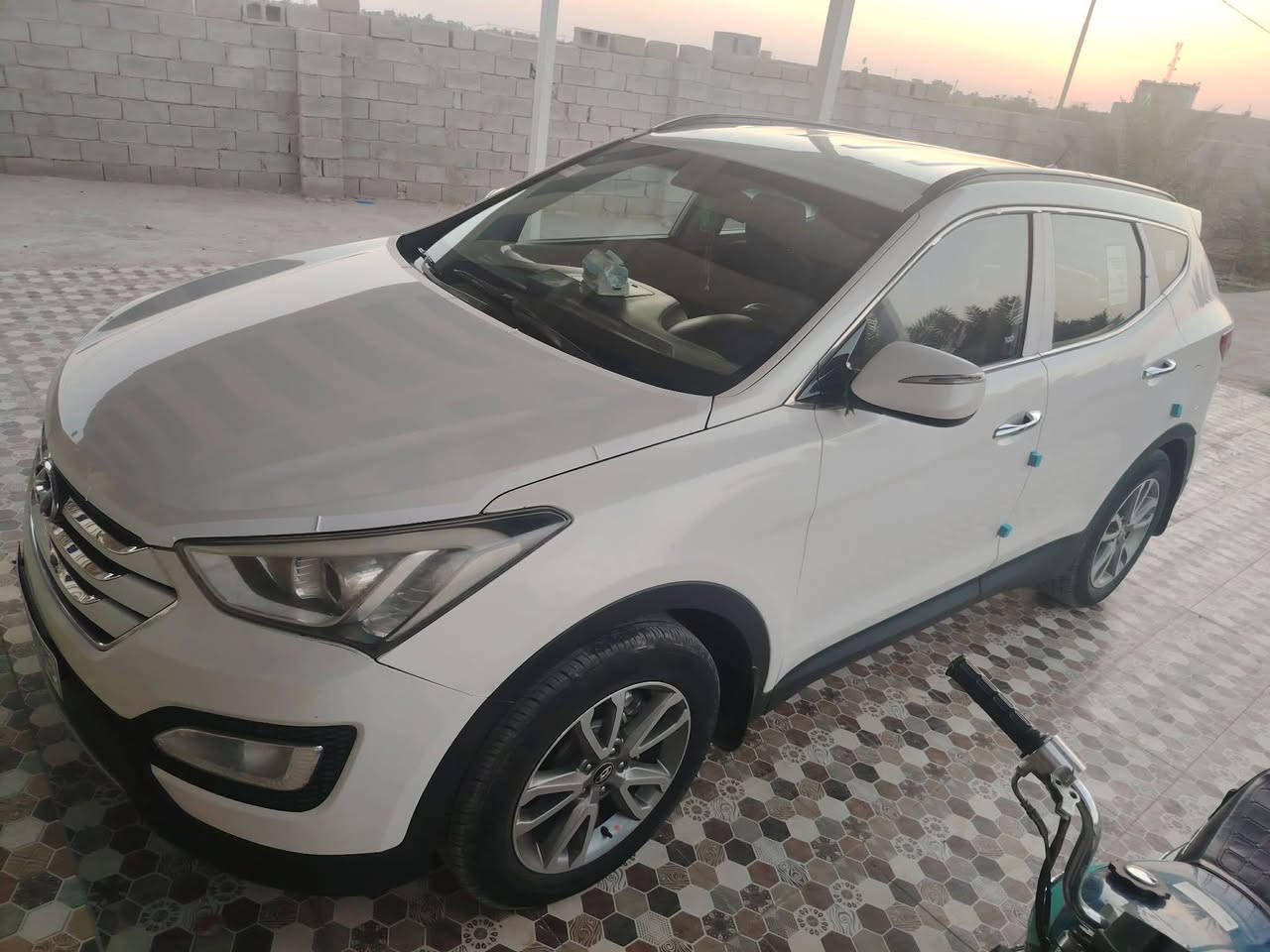 سنتافيه ١٤  خليجي للبيع
مكفوله بيه بارد قليل  كد اصبع بالجاملغ الخلفي والامامي ماشيه ١٢٥
محرك  ٢٤٠٠  تبريد ٣ قطع  ٧ راكب  باسمي رقم واسط السعر ١٥٥  وبيها مجال قليل الاتصال بالرقم ***********
