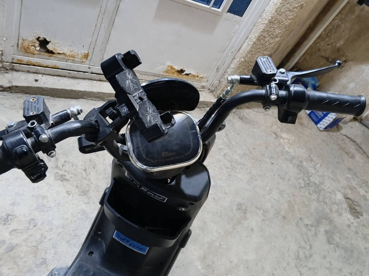 للبيع 
جديده صار ست اشهر من اشتريتها 
اشتريتها ب450 
مواصفات 
بوكس اشتريته ب35 مقعد خلفي موجود بس شلته وشديت صندوق ، لايت عالي ناصي اشاير يمنه يسره وياها زوجين مال اشاير احتياط شاحنه مال دراجه عندي شاحنتين اله وحده ام شاشه وثانيه تشحن بس تقره غلط مثل دراجه مفوله وشاحنه تقره 20 وثانيه لا جديده اشتريتها وتقره صح هورن بيها 3 نمر اربع بطاريات كبار شرط عليه اخذك للمصلح يفتح ويفحص كدامك واذا مو نضيفه بلاش انطيها الك سله مال دراجه موجوده بس اني شلتها بريك دهن ديسكات نضيفات مابيهن شي وين متريدها روح بيها بس اشحن واعتني بيها وين متريد روح بيها توصلك سرعه تطبيق ويس 40 بل عداد 99 .
ايي استفسار ثاني خاص..
سعر 350 وبيها مجال للطيبين..
دراجه ماتتفوت سبب بيع محتاج..


**إذا كنت صاحب هذا الإعلان وتريد حذفه لأي سبب، رجاءا أرسل رسالة إلى الدعم الفني**