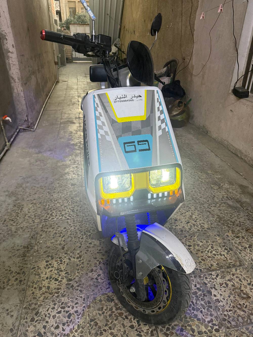 دراجة كهربائية "رادينج باور" بحالة ممتازة جداً، مصممة للأداء العالي. الأنوار الأمامية والخلفية تعمل بكفاءة وتوفر إضاءة قوية، مما يعزز الرؤية والأمان. الشاشة الرقمية تعرض البيانات بشكل واضح مثل السرعة وحالة البطارية. تعد اختيار مثالي للتنقل اليومي بكل سهولة واقتصادية.و الرقم الاول ***********
الثاني ***********