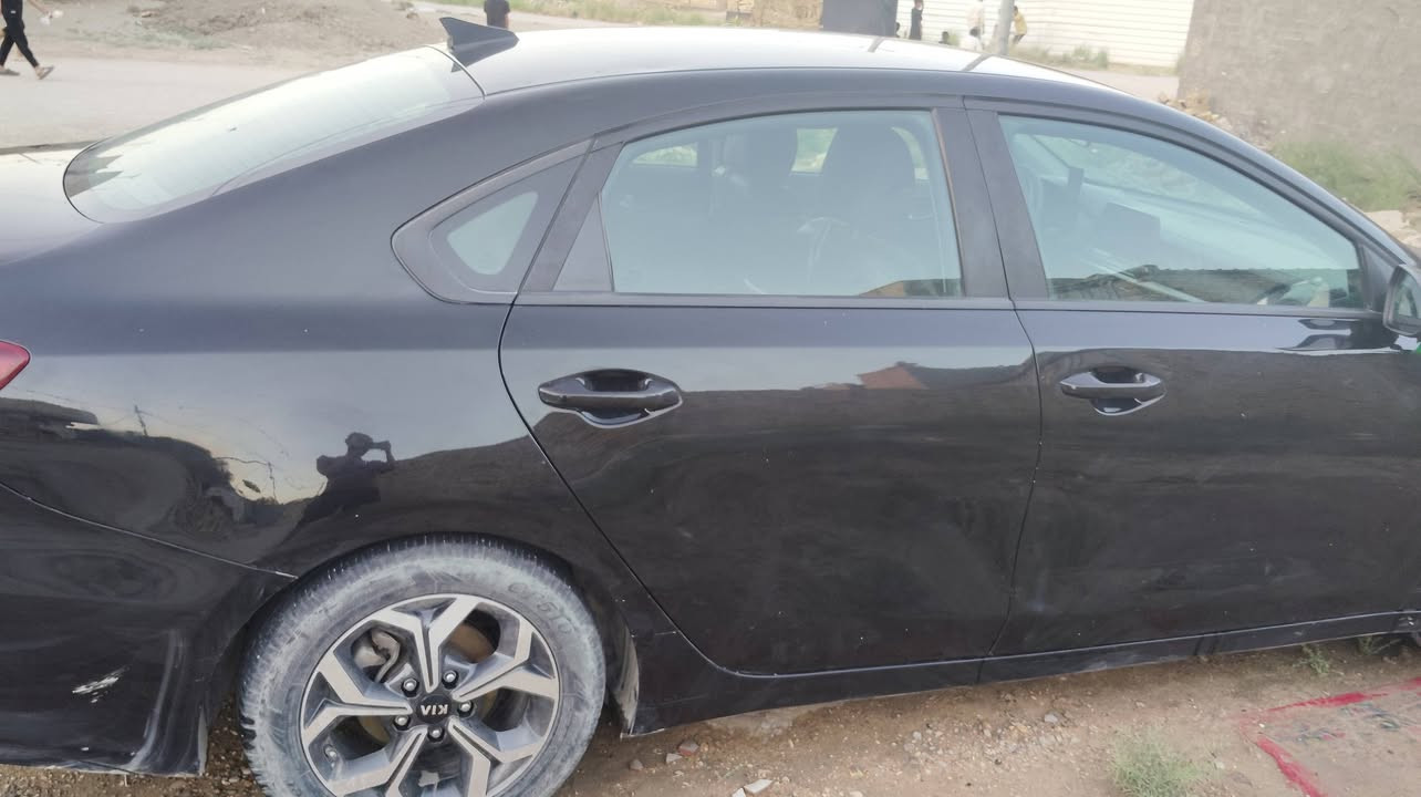 السلام عليكم 
كيا فورتي 19 
كير cvt كايم 
مكينه 2000 دوش 
رقم بغداد انكليزي بسم ابن اخوي شرط التحويل
تبريد ثلج 
هزه بيه 
صور الحادث جوه 
التواصل.   ***********
السعر 110
المكان بابل حله
