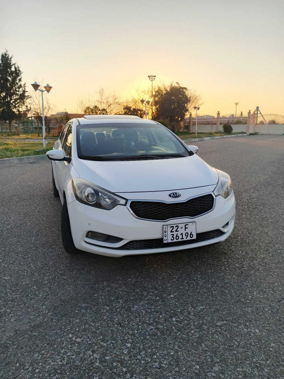 السلام عليكم
كيا سيراتو 2014 ( خـليـجـي )
فول فول مواصفات سلايد فتحة سقف 
رقم اربيل باسمي السنويه شرط التحويل 
والغرامة موصفات السياره سلايت تحكم 
ستيرن مثبت سرعه شفتات ستيرن مري 
شفط 5 ويل كب تبريد قطعتين كامره
 حساسات أمامية وخلفية لايتات شمعه
 ليد أمامه وخلفي  ستيرن ثلاث وضعيات 
قيادة السنويه جديد وهزة جديد
ضرر السياره جامرلغ سكن تعديل بارد 
مع صبغ فقط بدون دواخل بشرط محرك 
وكير سياره بشرط مكفول
السعر 122 وبيها مجال.
 مكان السياره كركوك  ***********
