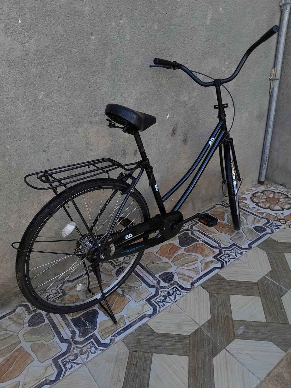 سلام عليكم بايسكل حرفين BD بايسكل حاويه كامل مكمل نضافه ماشاءالله شوفت عينك بايسكل موديل 2017 بايسكل مختم وحلو وكشي مابي مو تجي تكلي شبي مابي وكلشي ممبدل بي هاي بايسكل كدامك *********** ✌🏻😅
